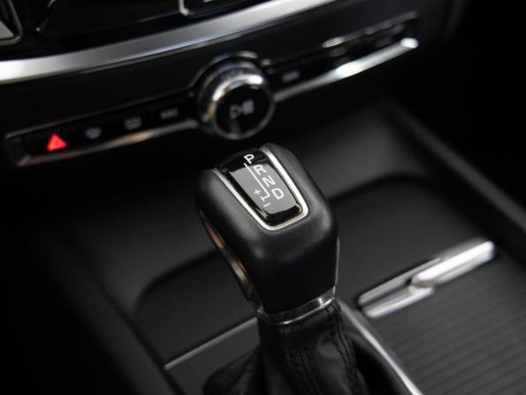 Volvo V60 II с пробегом 2019 года, цена 2 199 000 рублей, 199658 км, универсал, Автокод Объявления