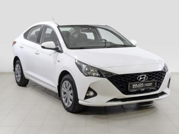 Hyundai Solaris II Рестайлинг с пробегом 2022 года, цена 1 660 000 рублей, 63919 км, седан, Автокод Объявления