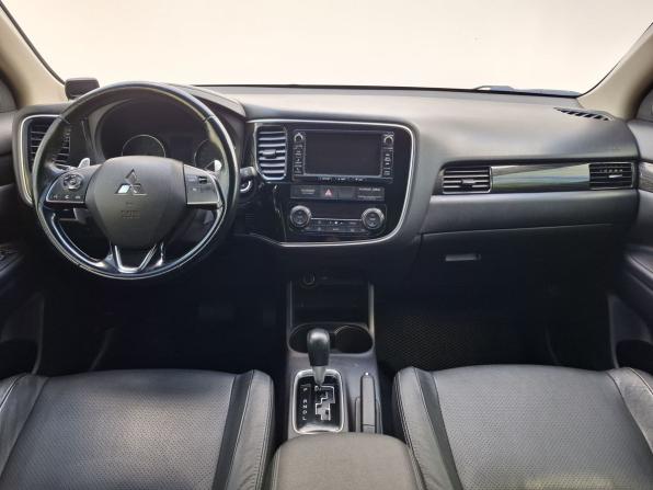 Mitsubishi Outlander III Рестайлинг 2 с пробегом 2016 года, цена 1 800 000 рублей, 181075 км, внедорожник, Автокод Объявления
