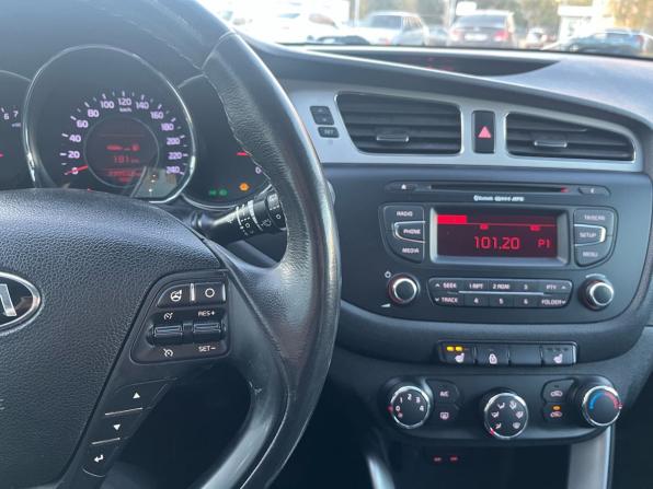Kia Ceed II с пробегом 2014 года, цена 900 000 рублей, 239932 км, хэтчбек, Автокод Объявления