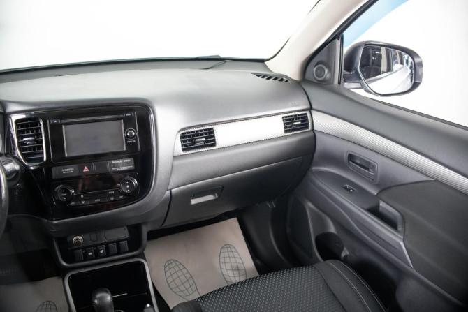 Mitsubishi Outlander III Рестайлинг 2 с пробегом 2017 года, цена 1 899 000 рублей, 189000 км, внедорожник, Автокод Объявления