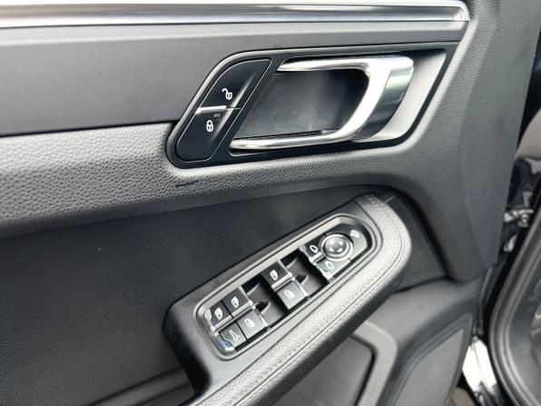 Porsche Macan I с пробегом 2018 года, цена 3 440 000 рублей, 142379 км, внедорожник, Автокод Объявления