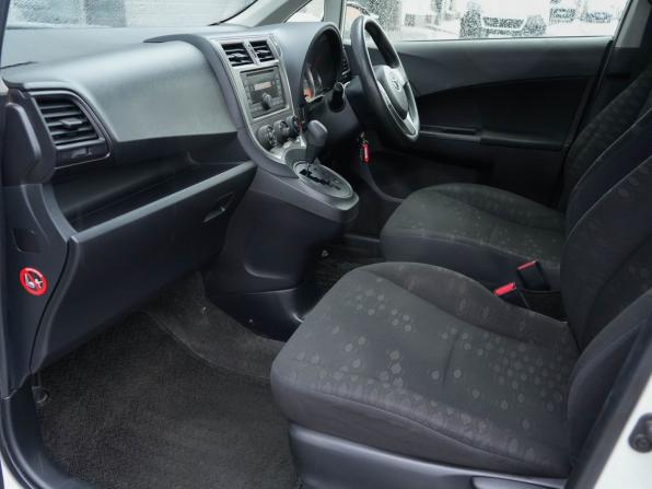 Toyota Ractis II с пробегом 2013 года, цена 850 000 рублей, 144378 км, хэтчбек, Автокод Объявления
