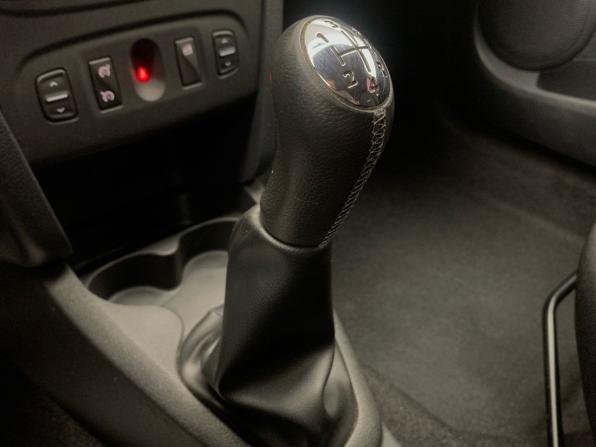 Renault Sandero II с пробегом 2016 года, цена 889 000 рублей, 131278 км, хэтчбек, Автокод Объявления