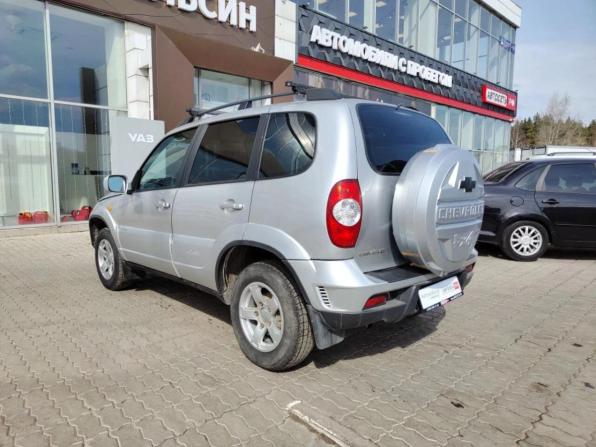 Chevrolet Niva I Рестайлинг с пробегом 2009 года, цена 415 000 рублей, 118309 км, внедорожник, Автокод Объявления