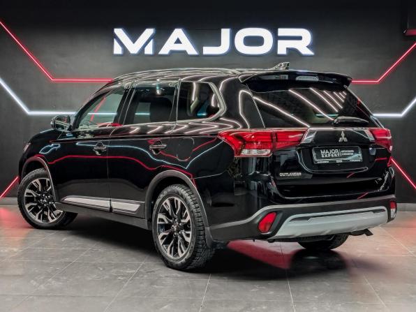 Mitsubishi Outlander III Рестайлинг 3 с пробегом 2021 года, цена 2 300 000 рублей, 101321 км, внедорожник, Автокод Объявления