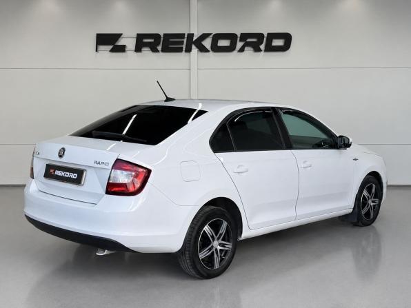 Skoda Rapid I Рестайлинг с пробегом 2019 года, цена 1 399 000 рублей, 142000 км, лифтбек, Автокод Объявления