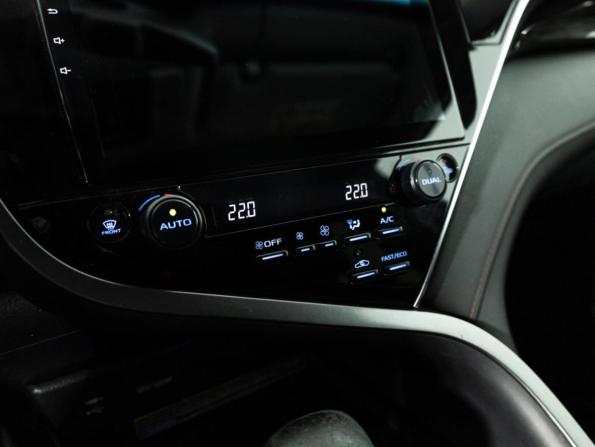 Toyota Camry VIII (XV70) с пробегом 2018 года, цена 2 399 585 рублей, 216000 км, седан, Автокод Объявления
