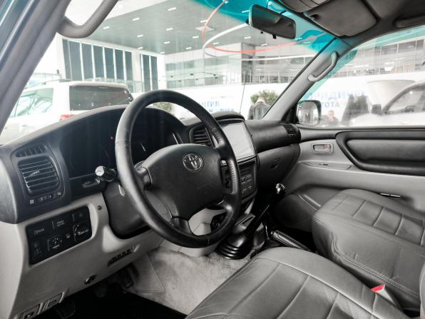 Toyota Land Cruiser 100 Series Рестайлинг 2 с пробегом 2006 года, цена 1 350 000 рублей, 733052 км, внедорожник, Автокод Объявления