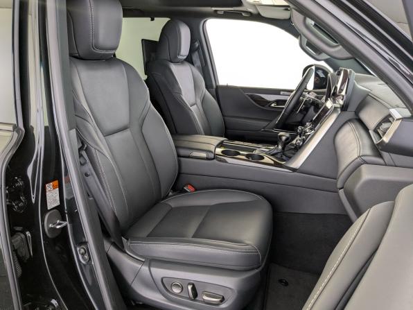 Lexus LX IV с пробегом 2025 года, цена 19 500 000 рублей, 15160 км, внедорожник, Автокод Объявления