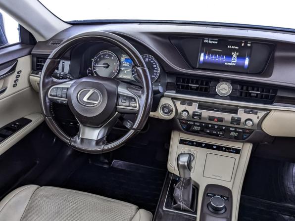 Lexus ES VI Рестайлинг с пробегом 2017 года, цена 2 700 000 рублей, 183749 км, седан, Автокод Объявления