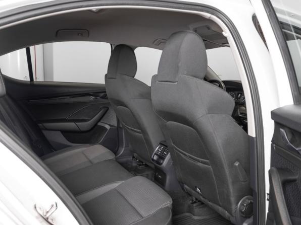 Skoda Octavia IV (A8) с пробегом 2021 года, цена 2 550 000 рублей, 62434 км, лифтбек, Автокод Объявления