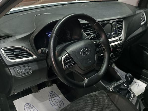 Hyundai Solaris II с пробегом 2018 года, цена 949 000 рублей, 245837 км, седан, Автокод Объявления
