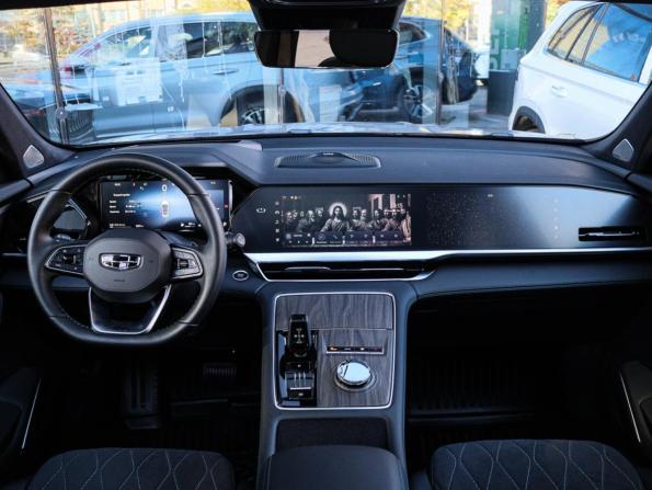 Geely Monjaro I Рестайлинг с пробегом 2025 года, цена 4 100 000 рублей, 6320 км, внедорожник, Автокод Объявления