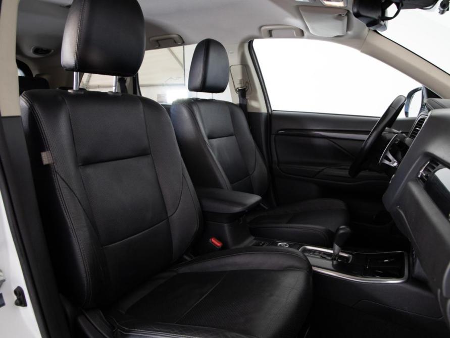 Mitsubishi Outlander III Рестайлинг 2 Санкт-Петербург  - изображение 10