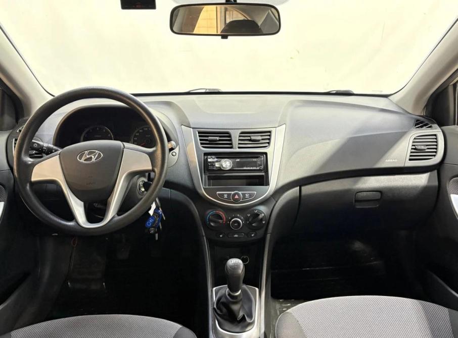 Hyundai Solaris I Санкт-Петербург  - изображение 12