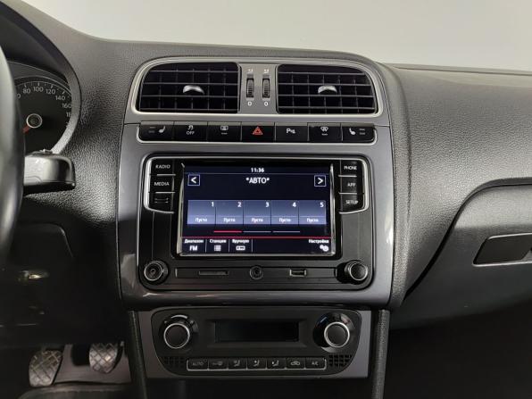 Volkswagen Polo V Рестайлинг с пробегом 2019 года, цена 1 200 000 рублей, 130670 км, седан, Автокод Объявления