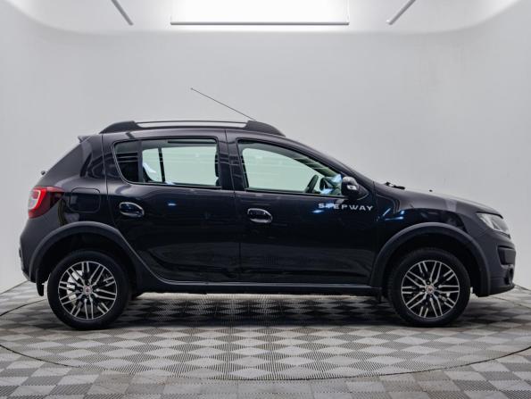 Renault Sandero II с пробегом 2017 года, цена 850 000 рублей, 111745 км, хэтчбек, Автокод Объявления