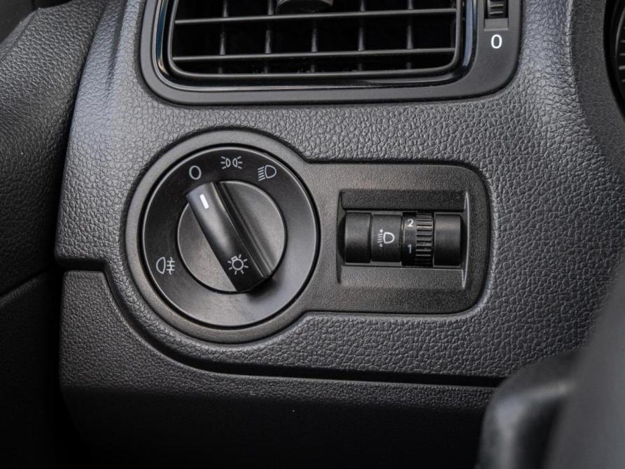 Volkswagen Polo V Рестайлинг Краснодар  - изображение 17