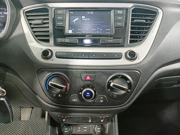 Hyundai Solaris II с пробегом 2017 года, цена 1 149 000 рублей, 139000 км, седан, Автокод Объявления