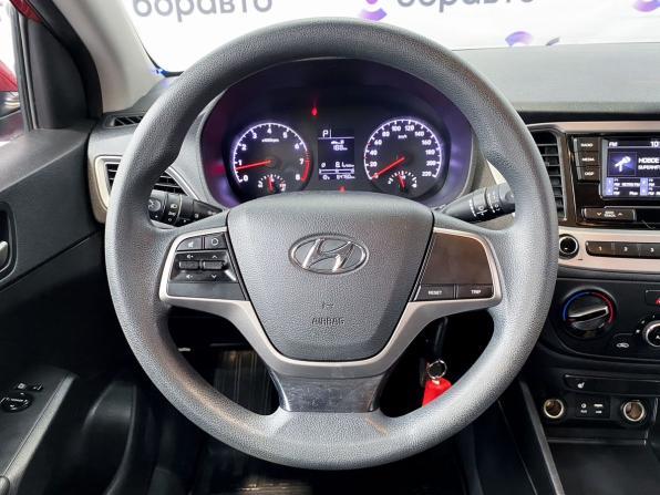 Hyundai Solaris II с пробегом 2017 года, цена 1 450 000 рублей, 64749 км, седан, Автокод Объявления