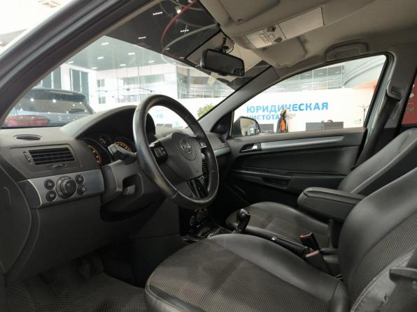 Opel Astra H Рестайлинг с пробегом 2012 года, цена 550 000 рублей, 202405 км, седан, Автокод Объявления