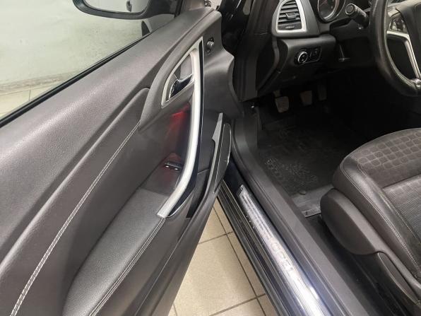 Opel Astra J Рестайлинг с пробегом 2013 года, цена 690 000 рублей, 276386 км, хэтчбек, Автокод Объявления