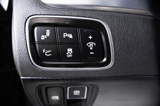 Hyundai Equus II Рестайлинг с пробегом 2014 года, цена 1 949 000 рублей, 140000 км, седан, Автокод Объявления