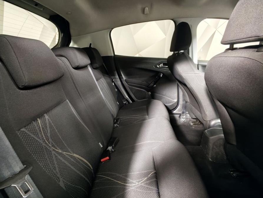 Peugeot 208 I Москва  - изображение 16