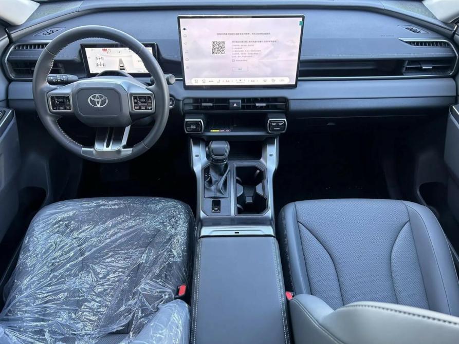 Toyota RAV4 V (XA50) Набережные Челны  - изображение 15