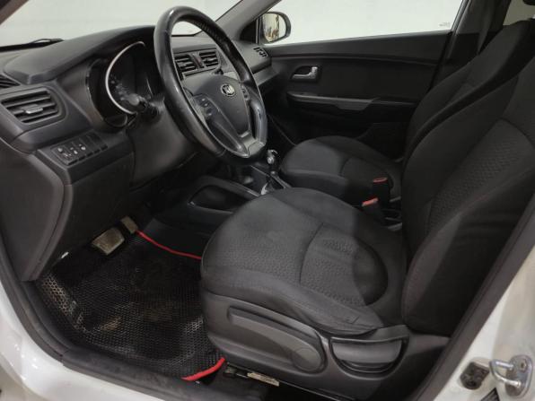 Kia Rio III Рестайлинг с пробегом 2016 года, цена 695 000 рублей, 277699 км, седан, Автокод Объявления