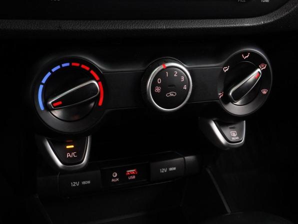 Kia Rio IV с пробегом 2018 года, цена 1 099 000 рублей, 82913 км, седан, Автокод Объявления