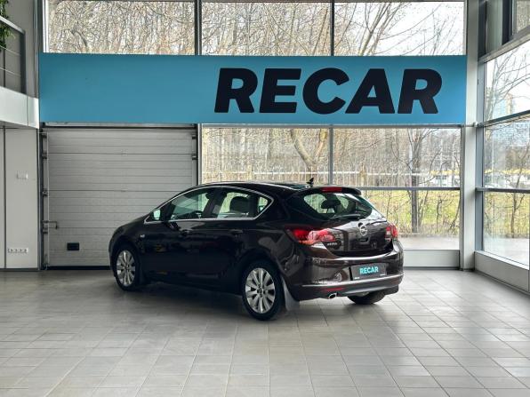 Opel Astra J Рестайлинг с пробегом 2014 года, цена 970 000 рублей, 129427 км, хэтчбек, Автокод Объявления