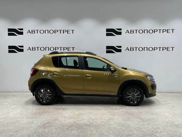 Renault Sandero II с пробегом 2018 года, цена 1 019 000 рублей, 128401 км, хэтчбек, Автокод Объявления