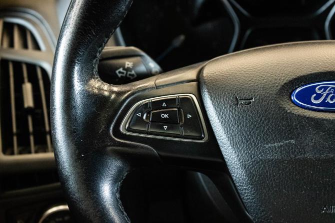 Ford Focus III Рестайлинг с пробегом 2015 года, цена 1 099 000 рублей, 146714 км, хэтчбек, Автокод Объявления