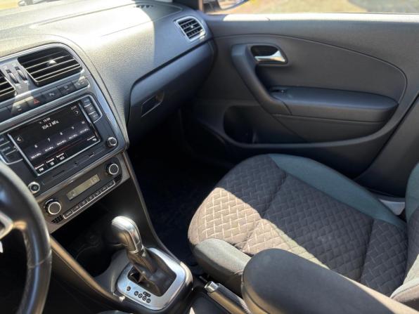 Volkswagen Polo V Рестайлинг с пробегом 2019 года, цена 1 460 000 рублей, 139531 км, седан, Автокод Объявления