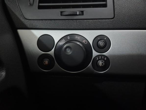 Opel Astra H Рестайлинг с пробегом 2011 года, цена 580 000 рублей, 177658 км, хэтчбек, Автокод Объявления