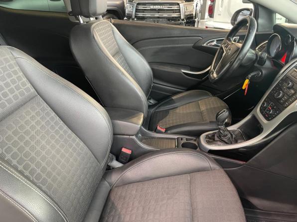 Opel Astra J Рестайлинг с пробегом 2012 года, цена 794 100 рублей, 151346 км, хэтчбек, Автокод Объявления