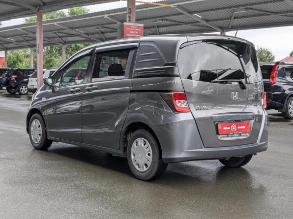 Honda Freed I с пробегом 2010 года, цена 859 900 рублей, 263000 км, компактвэн, Автокод Объявления