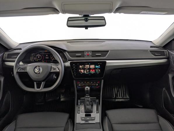 Skoda Superb III Рестайлинг с пробегом 2024 года, цена 2 900 000 рублей, 66490 км, лифтбек, Автокод Объявления