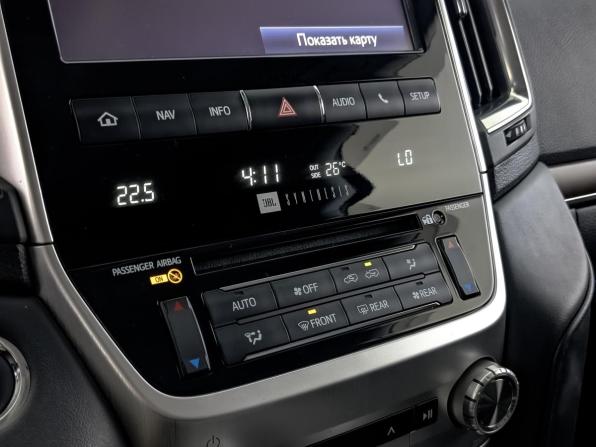 Toyota Land Cruiser 200 Series Рестайлинг 2 с пробегом 2016 года, цена 5 799 000 рублей, 107558 км, внедорожник, Автокод Объявления