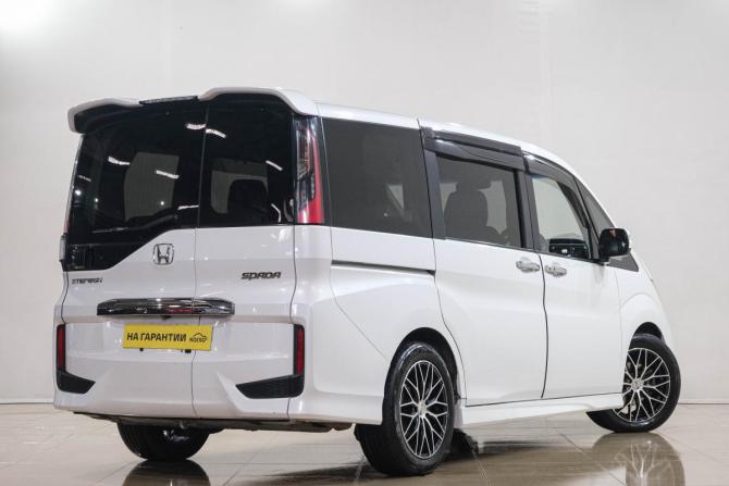 Honda Stepwgn V с пробегом 2015 года, цена 1 969 000 рублей, 131800 км, минивэн, Автокод Объявления