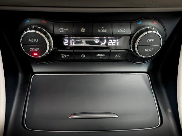 Mercedes-Benz GLA I (X156) Рестайлинг с пробегом 2018 года, цена 2 450 000 рублей, 114718 км, внедорожник, Автокод Объявления