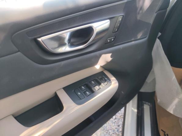 Новый Volvo XC60 II Рестайлинг 2 2026 года, цена 6 350 000 рублей, внедорожник, Автокод Объявления