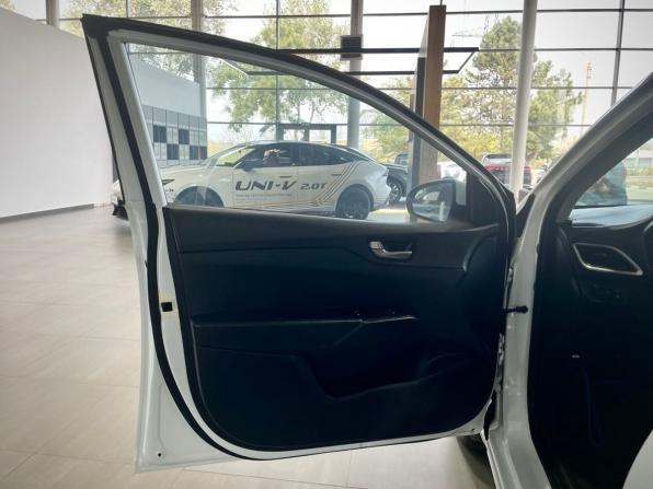 Hyundai Solaris II с пробегом 2017 года, цена 1 019 900 рублей, 170000 км, седан, Автокод Объявления