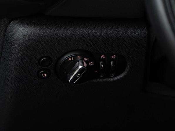 Mini Hatch III (F55/F56) Рестайлинг с пробегом 2020 года, цена 3 297 444 рубля, 74460 км, хэтчбек, Автокод Объявления