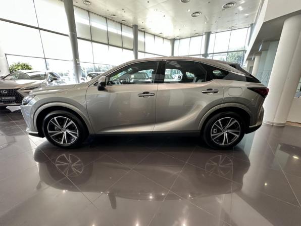 Lexus RX V с пробегом 2025 года, цена 7 557 000 рублей, 4453 км, внедорожник, Автокод Объявления