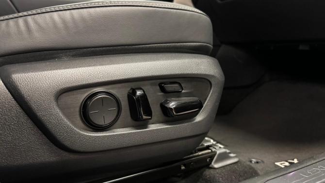 Lexus RX V с пробегом 2023 года, цена 7 500 000 рублей, 64871 км, внедорожник, Автокод Объявления