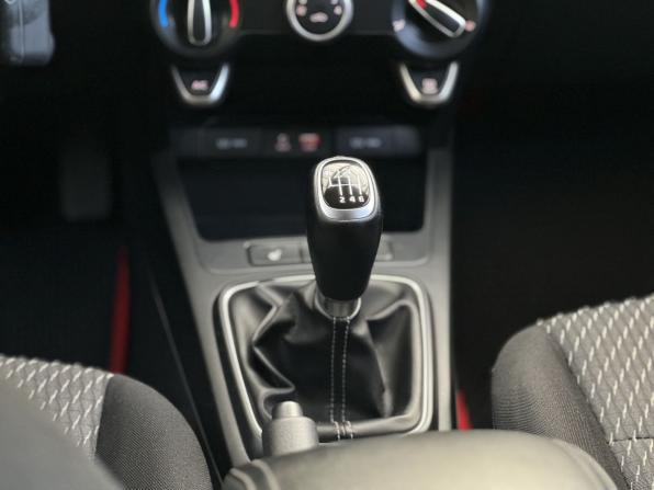 Kia Rio IV с пробегом 2019 года, цена 1 290 000 рублей, 101564 км, седан, Автокод Объявления