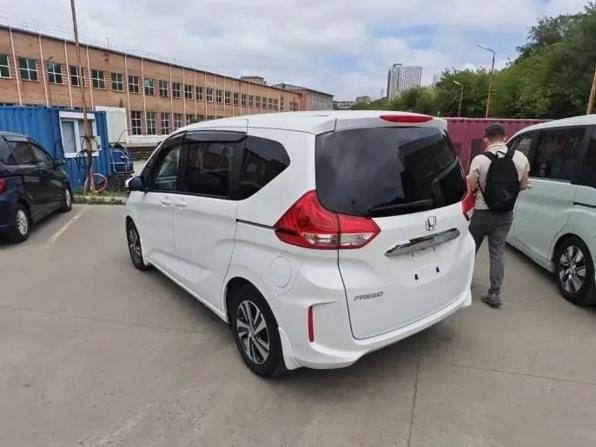 Honda Freed II Рестайлинг с пробегом 2023 года, цена 1 690 000 рублей, 40000 км, компактвэн, Автокод Объявления